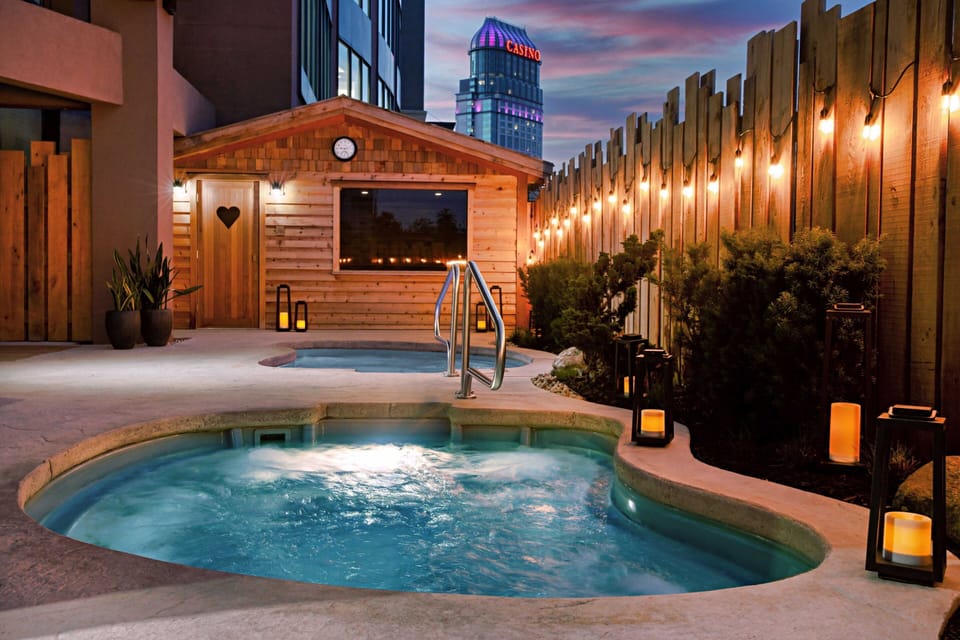 Couples treatment rooms, sauna, hot tub, steam room, body treatments