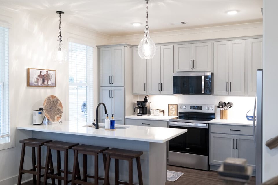 Fully Stocked Kitchen