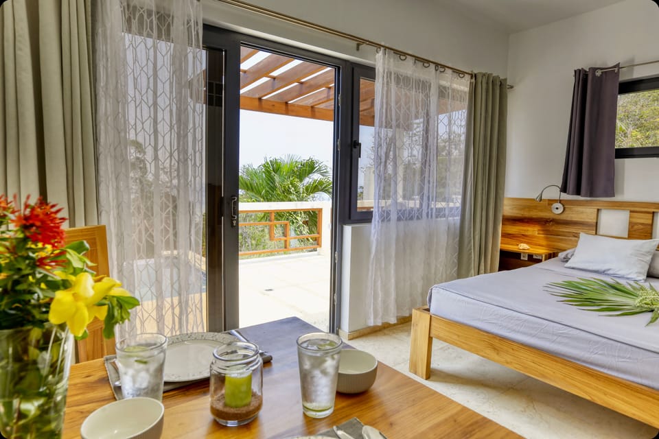 Luxury Studio Suite, Non Smoking, Ocean View | Select Comfort beds, free WiFi, bed sheets