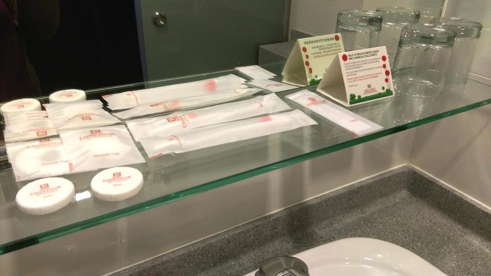 Shower, free toiletries, towels