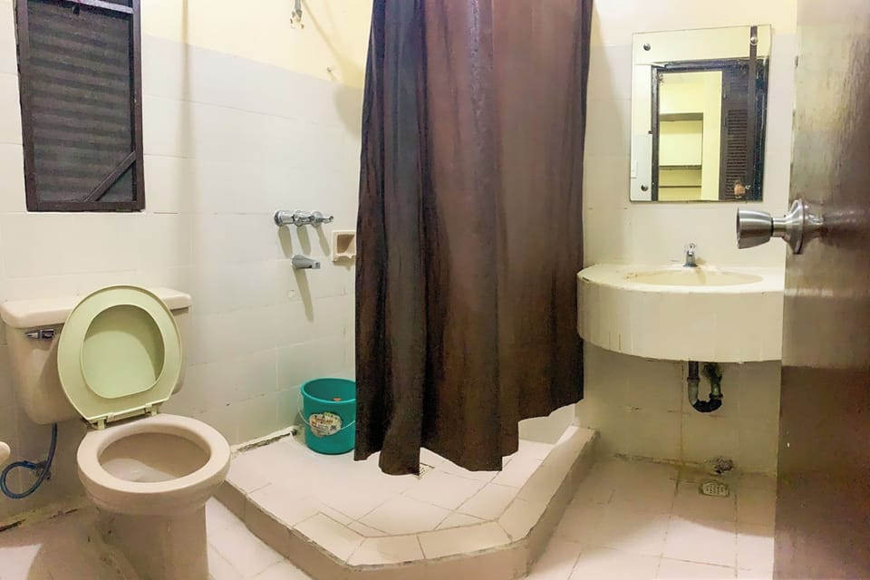 Victoria Mansions By Zuzu Hotel in Manila City