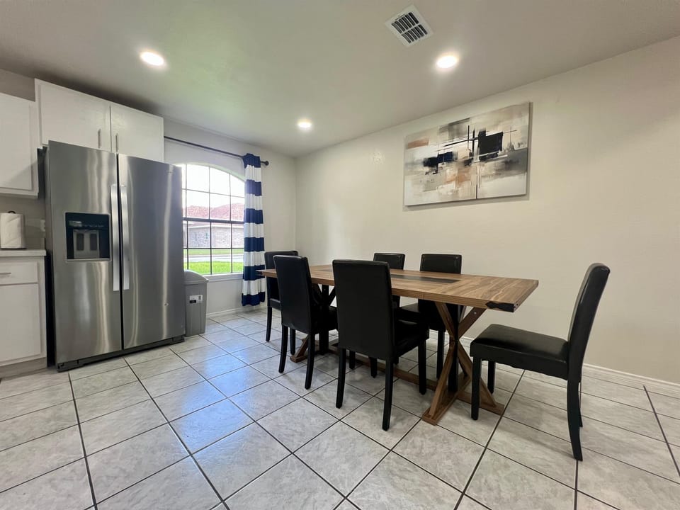 Kitchen and dining table for 6