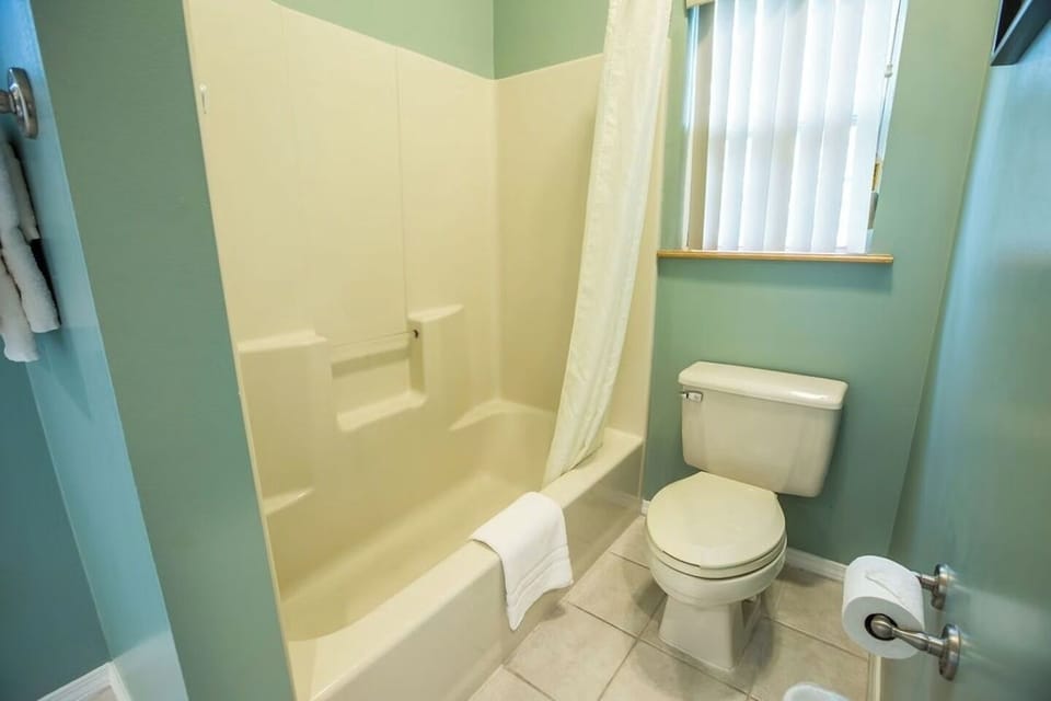 Soak off the day with a simple, spotless bath.
