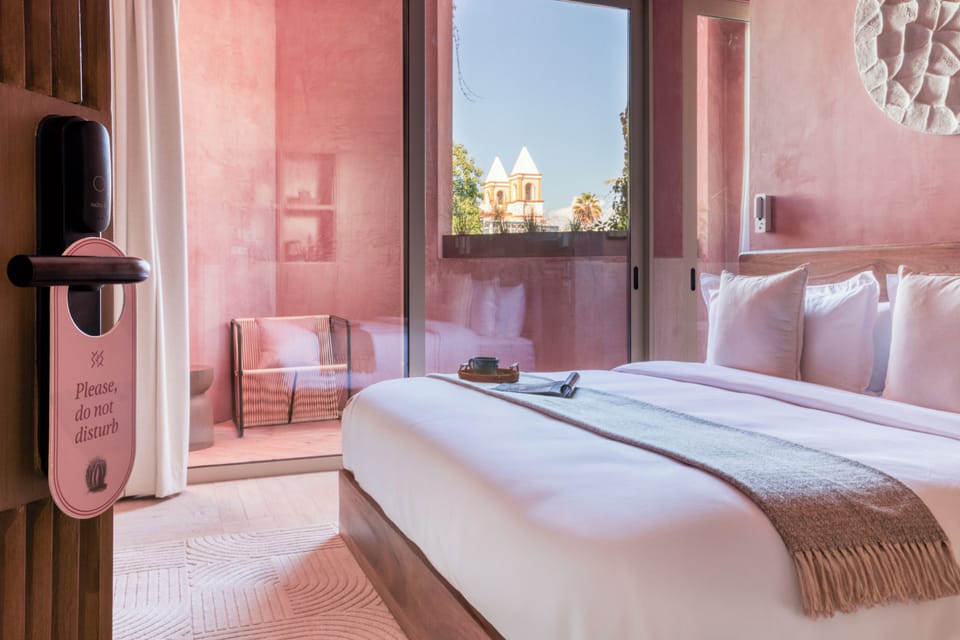 Deluxe Suite, City View | Egyptian cotton sheets, premium bedding, minibar, in-room safe