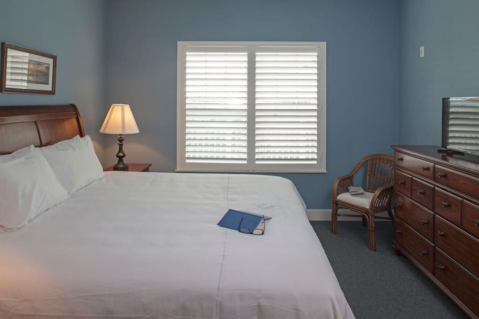 Sink into a peaceful king bed after a beach day.