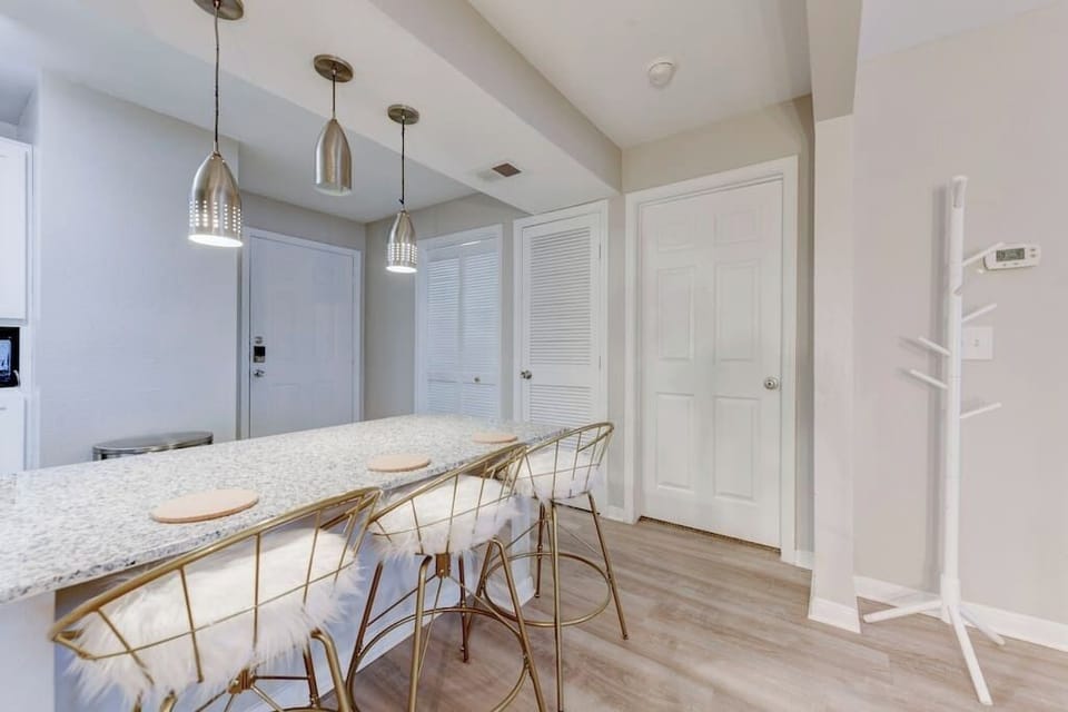 Bright kitchen w/ ample counter space and a functional layout for easy cooking.