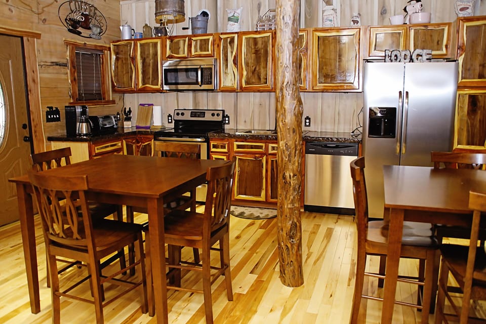 Dining Room &amp; Kitchen