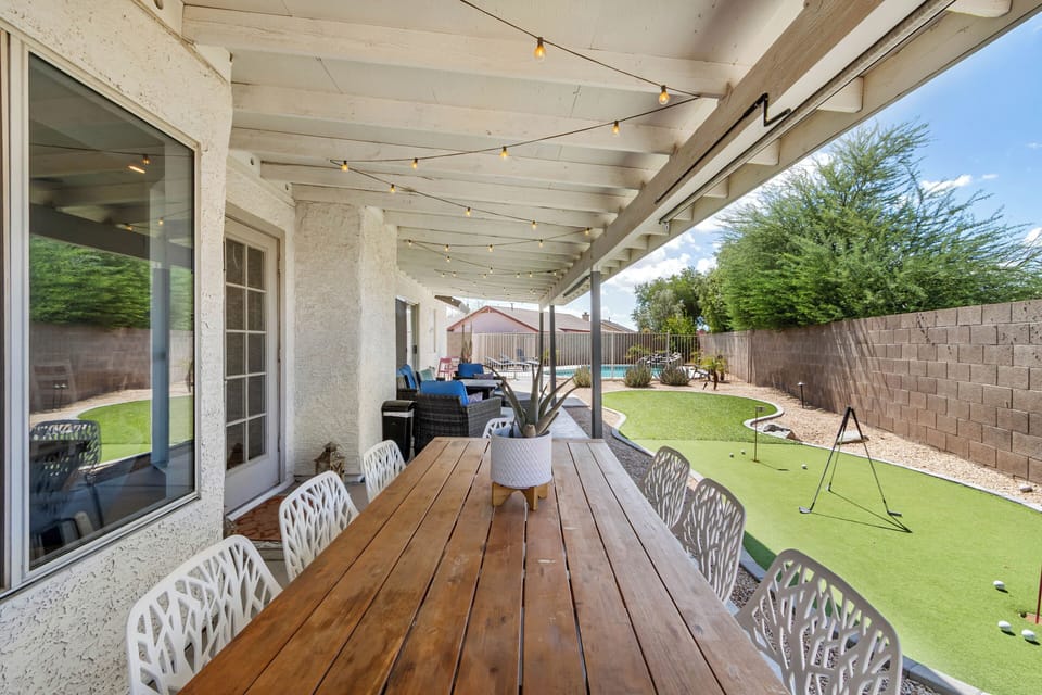 Outdoor Dining Covered Patio & Putting Green