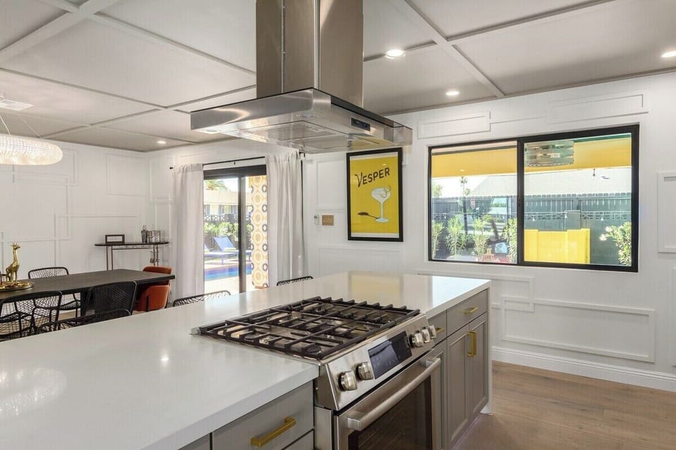 Fully Equipped, Modern Kitchen with Stainless Steel appliances