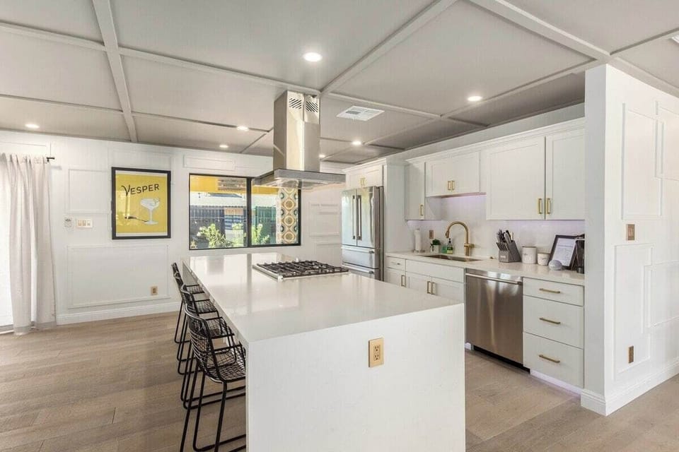 Fully Equipped, Modern Kitchen with Stainless Steel appliances