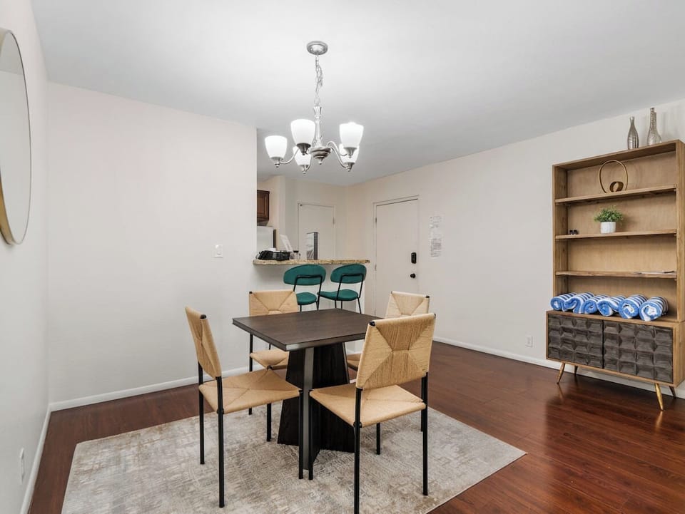 Dining Area for 4
