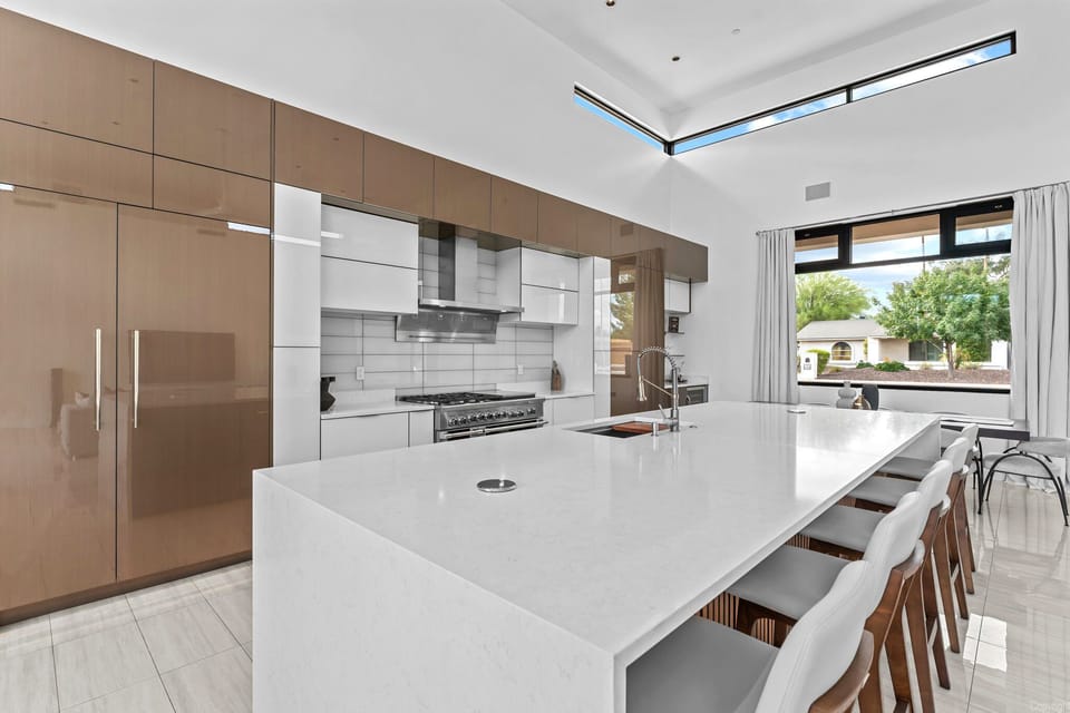 Fully Equipped Kitchen with Oversized Island - great for entertaining