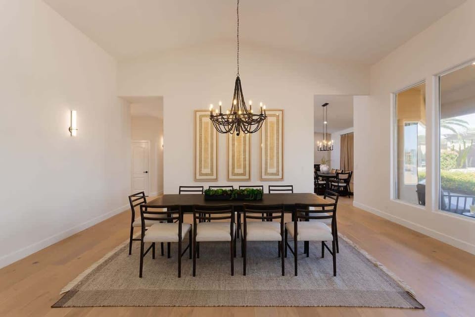 2nd dining area with seating for 10.