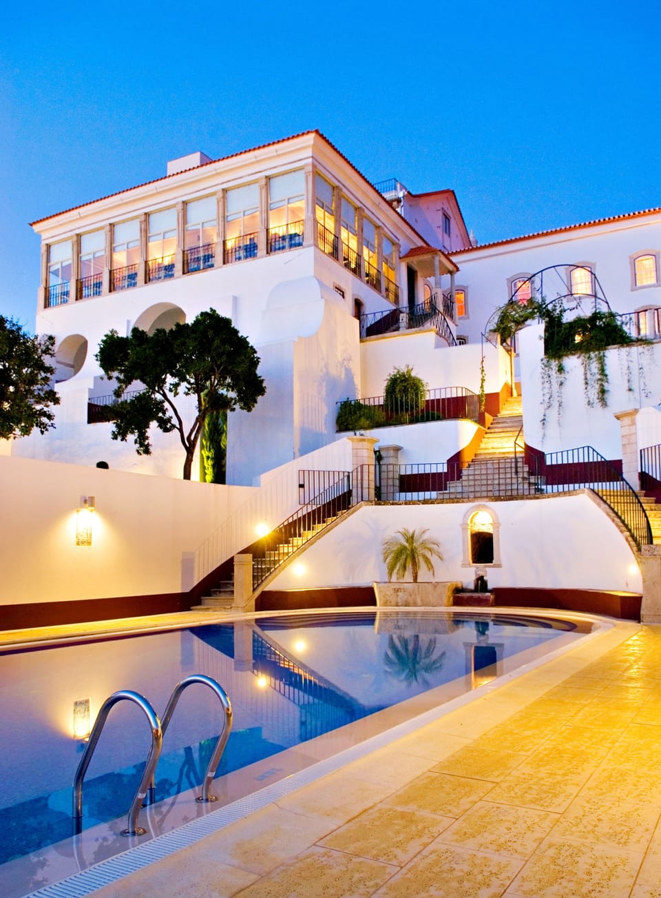 Outdoor pool, pool umbrellas