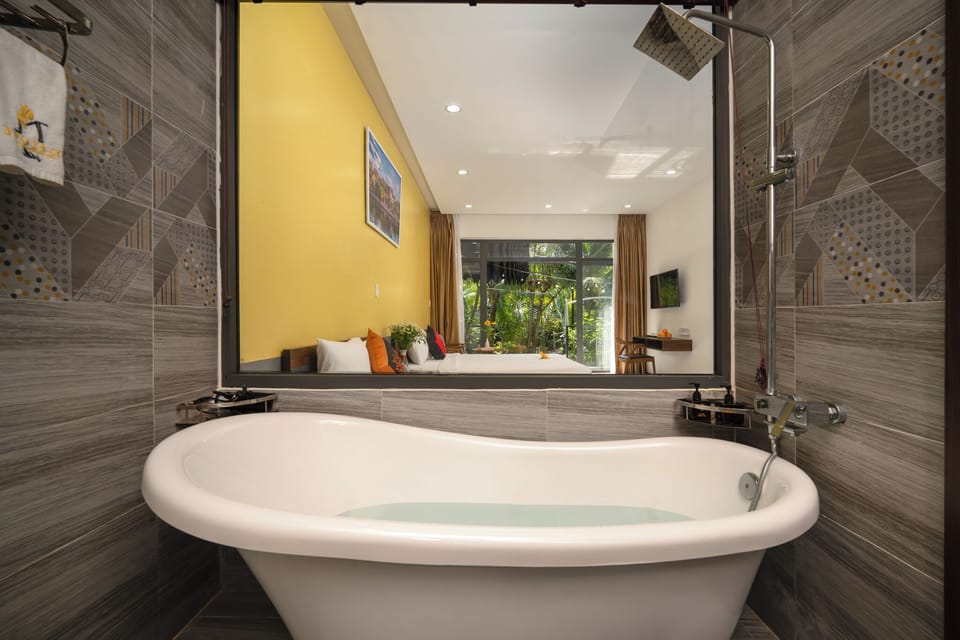 Family Room, Garden View | Bathroom | Slippers, soap, shampoo, toilet paper