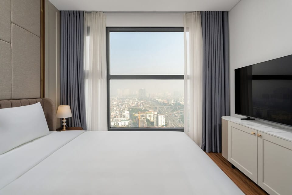 Deluxe Double Room | In-room safe, desk, laptop workspace, soundproofing