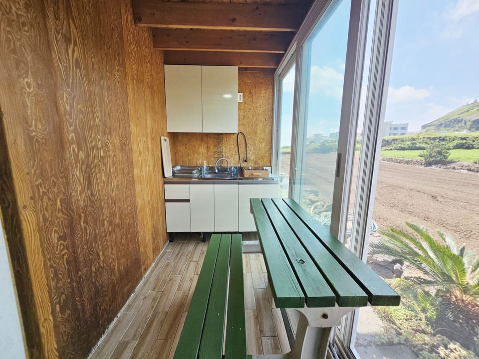 17 ping Sea View Detached House | Free WiFi