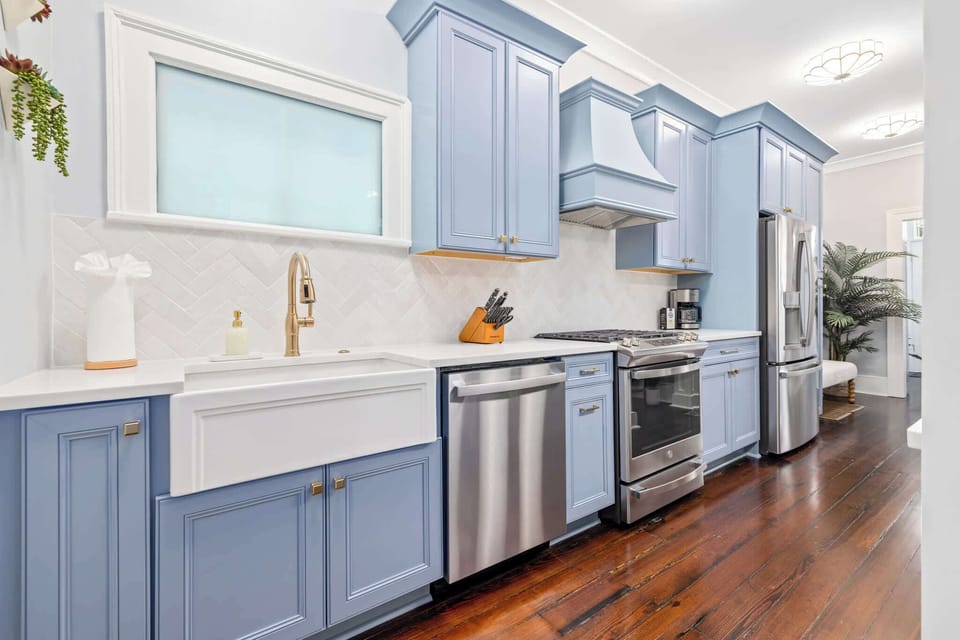 Fully stocked kitchen, coffee supplies included!