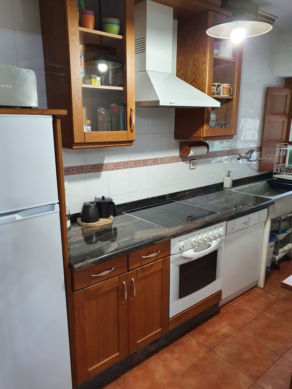 Classic Double Room | Shared kitchen | Full-size fridge, microwave, oven, stovetop