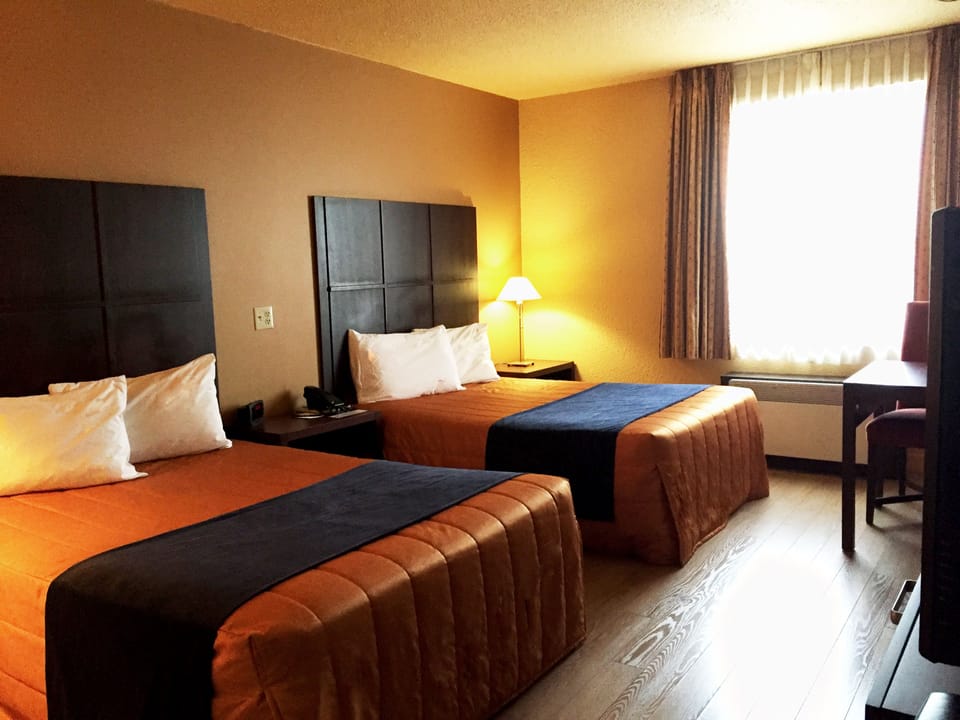 Desk, laptop workspace, iron/ironing board, free WiFi