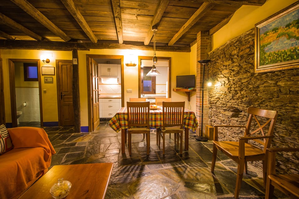 Standard House, 2 Bedrooms | Private kitchen