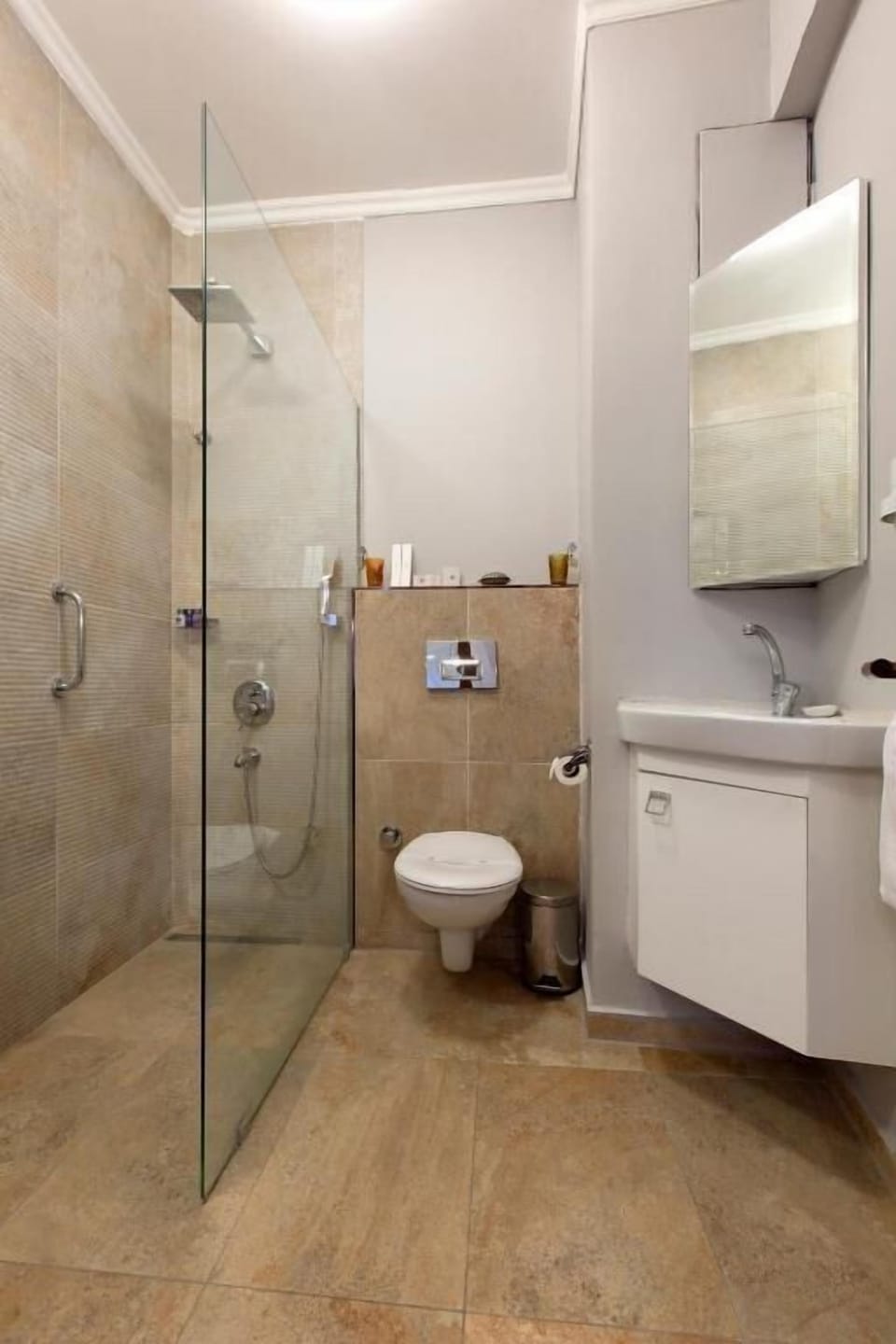 Classic Room, Sea View | Bathroom | Shower, free toiletries, hair dryer, slippers