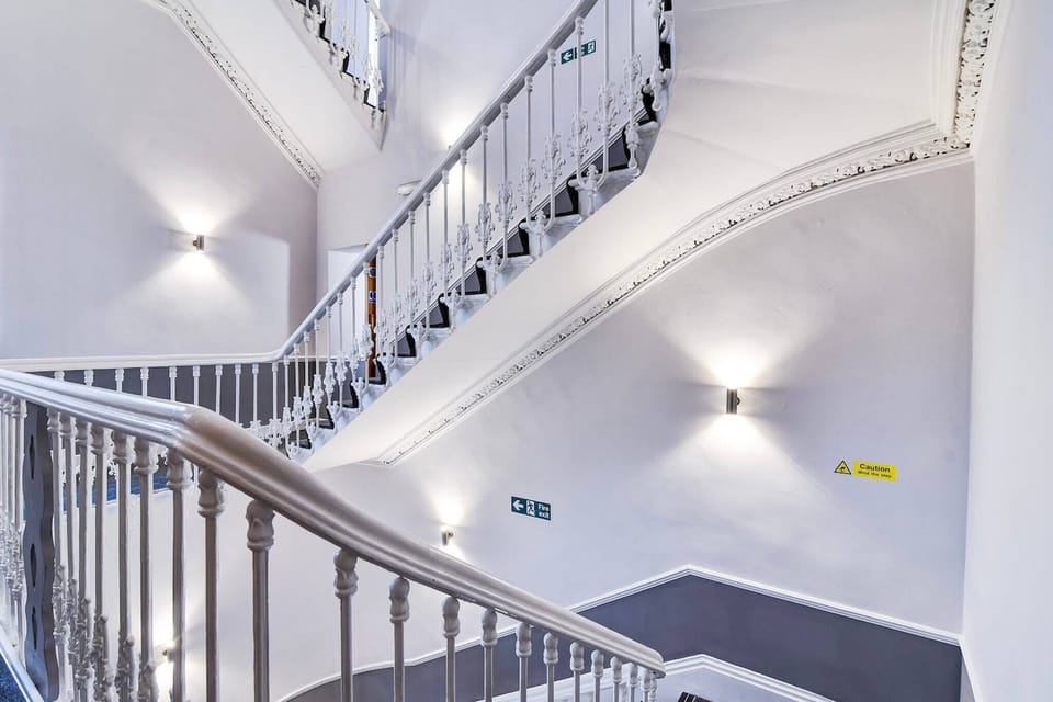 Entrance / Reception