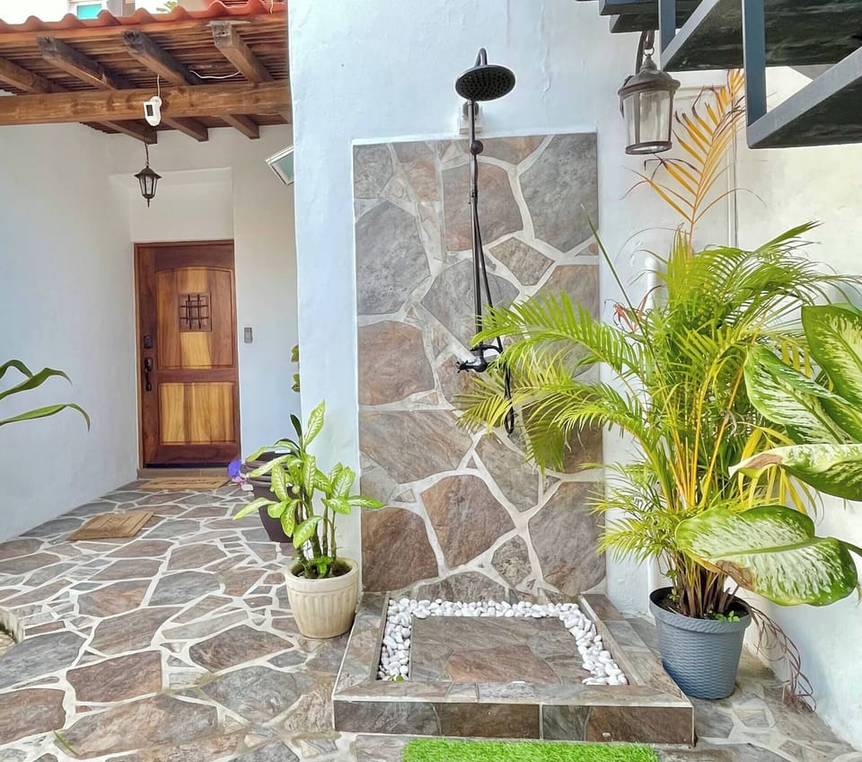House, 4 Bedrooms, Balcony | Property grounds