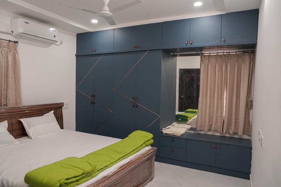 Deluxe Double Room | Desk, laptop workspace, free WiFi