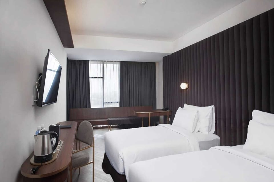 Executive Twin Room | City view