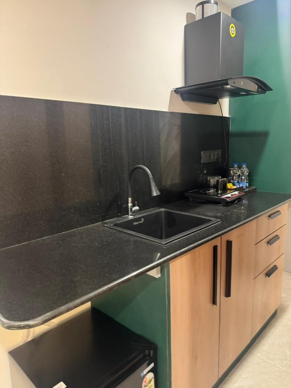 Desk, soundproofing, iron/ironing board, free WiFi