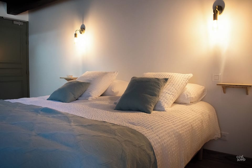 Family Studio Suite, Garden View | Soundproofing, free WiFi