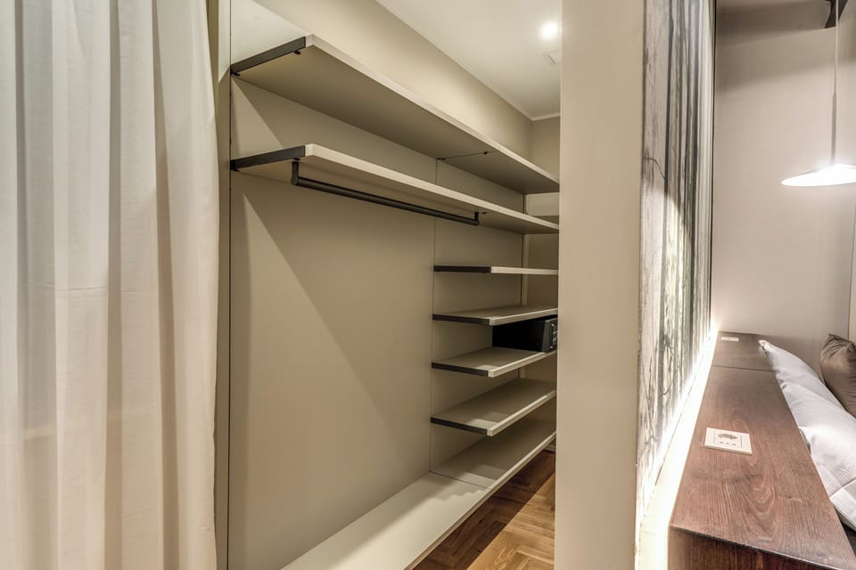 Triple with whirlpool tub 2nd floor | Wardrobe