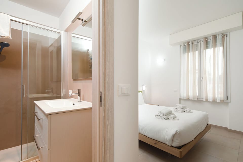 Superior Double Room | Minibar, in-room safe, desk, blackout drapes