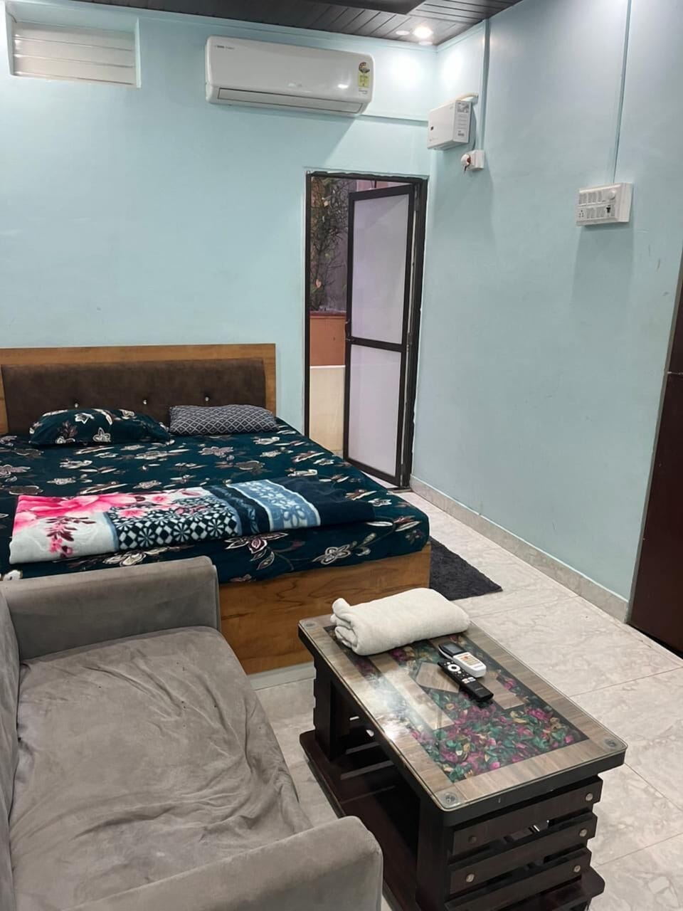 Basic Room, Balcony