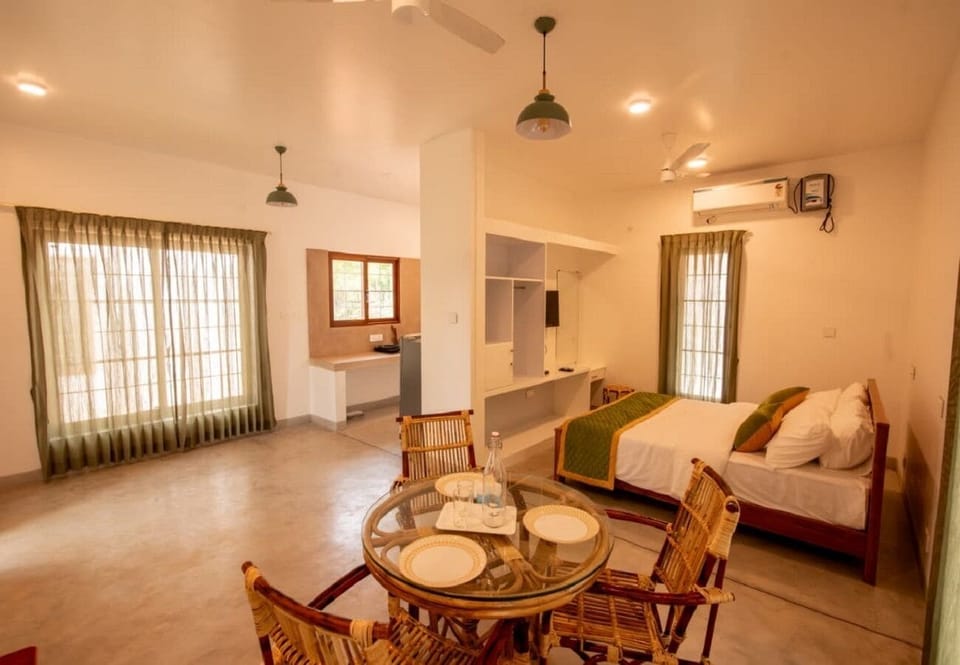 Studio | In-room dining