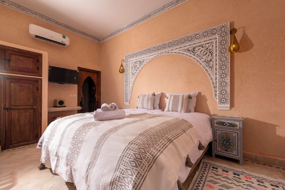 Luxury Double Room | Premium bedding, in-room safe, laptop workspace, free cribs/infant beds