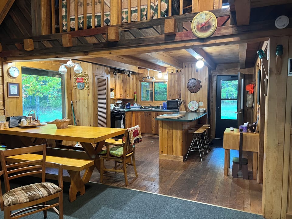 Kitchen/Dining Area