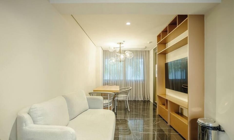 Apartment | Living area | 32-inch Smart TV with digital channels