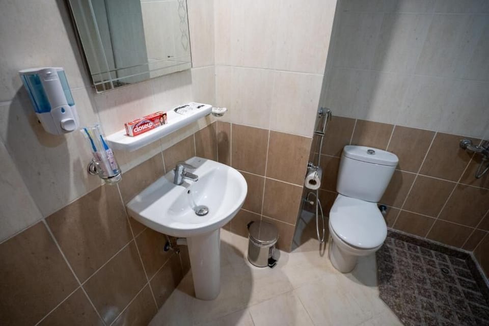 Separate tub and shower, free toiletries, towels, soap