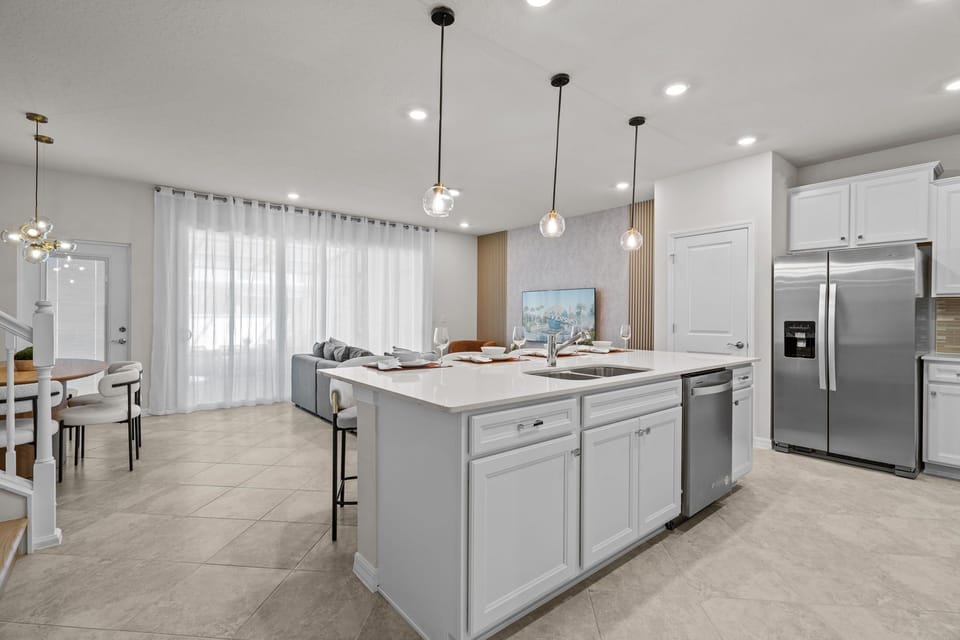 Fully-equipped kitchen