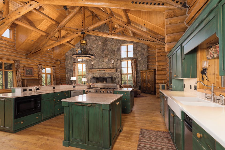 170 Hyalite kitchen2