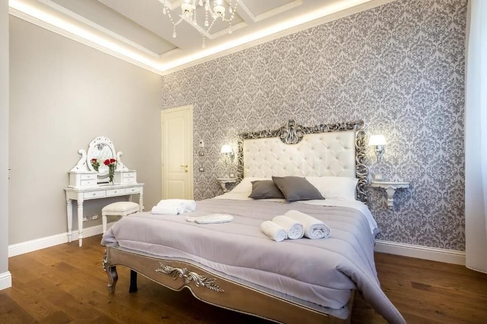 Superior Double Room | In-room safe, soundproofing, iron/ironing board, free WiFi