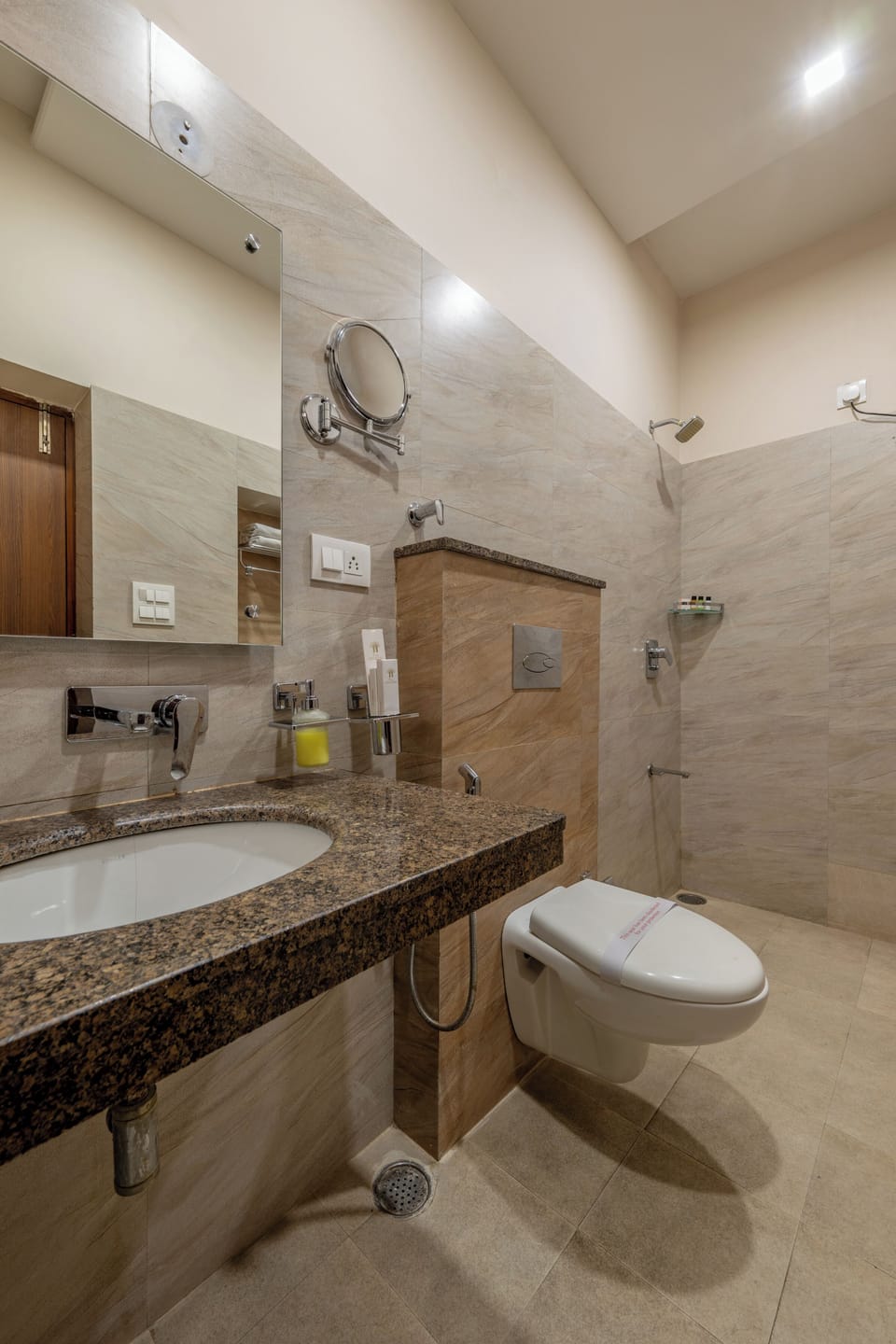 Deluxe Double Room | Bathroom