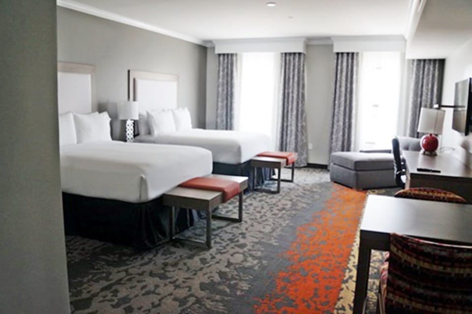 Premium bedding, in-room safe, desk, blackout drapes