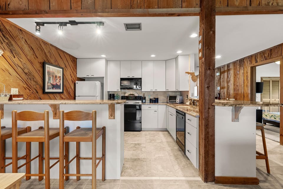 House, Multiple Beds (Sea Dunes Green Turtle A3) | Private kitchen | Oven, toaster