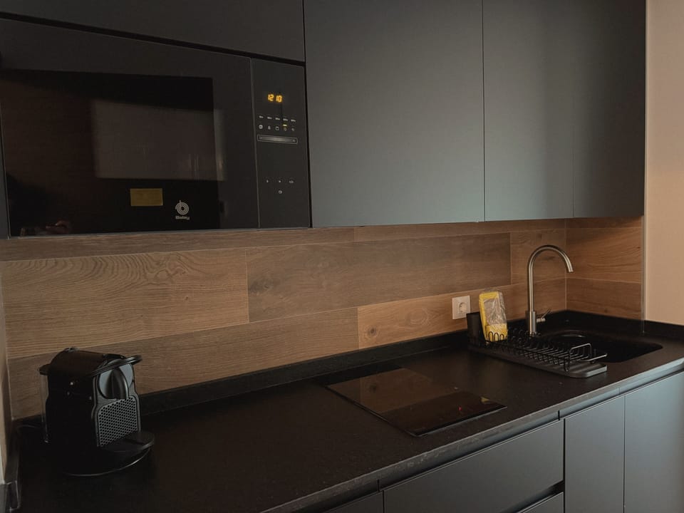 Superior Suite, Balcony, Valley View | Private kitchen | Full-size fridge, microwave, stovetop, cookware/dishes/utensils