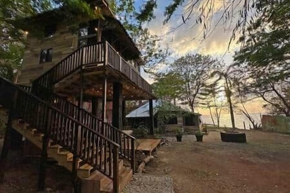 Timber and Thatch Treehouse with Ocean Views