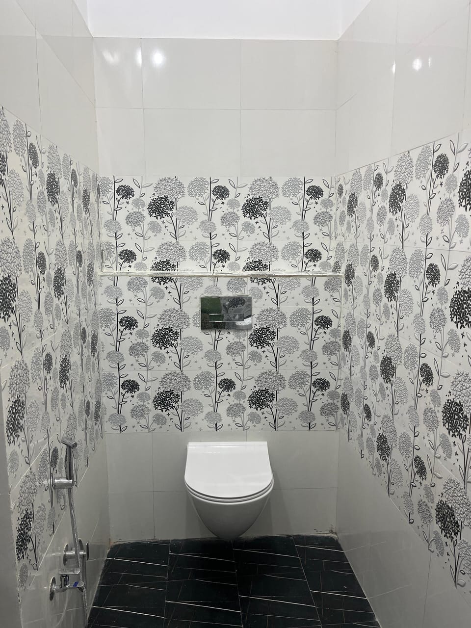 Deluxe Room, Garden View | Bathroom | Free toiletries, towels, soap, shampoo