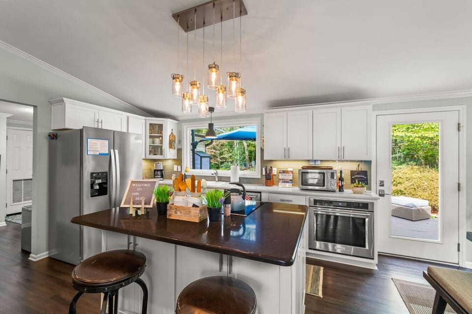 Kitchen, with full amenities, access to back deck